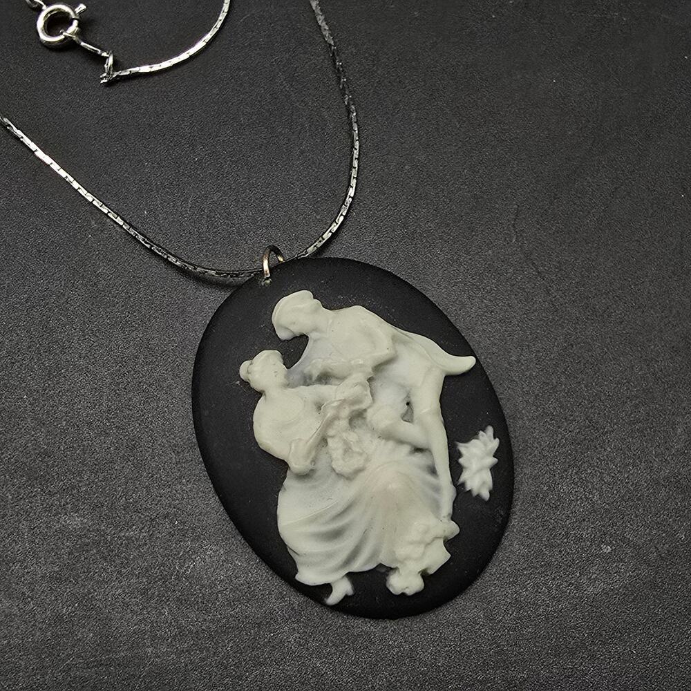 Courting Scene Cameo Pendant Necklace Black White Acrylic Vintage Jewelry